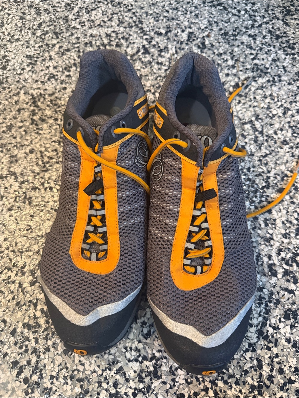 Pearl Izumi Gray and Orange Mesh Athletic Shoes